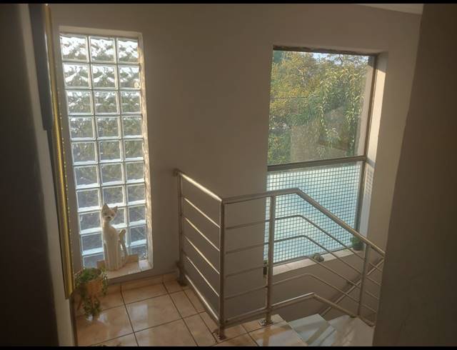 4 BEDROOM HOUSE FOR SALE IN OOS EINDE